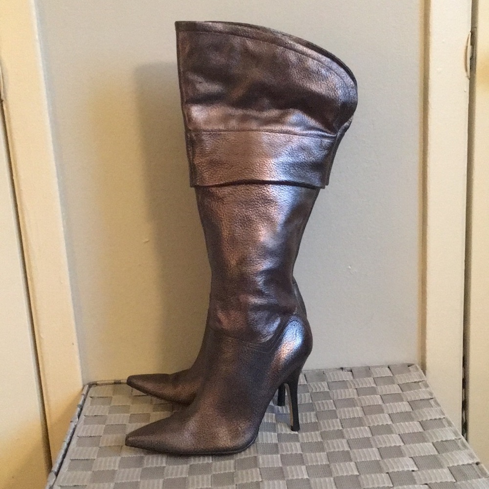* Guess by Marciano * silver  boots